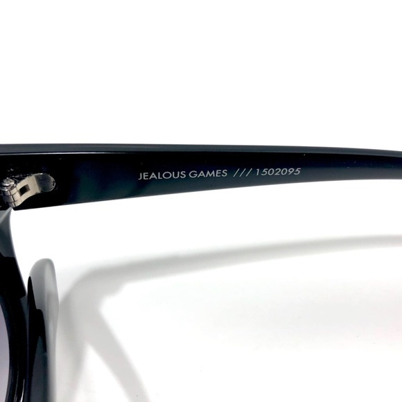Le Specs Sunglasses NWOT